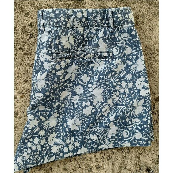 Gap chambray shorts. Size 10 - Picture 2 of 2